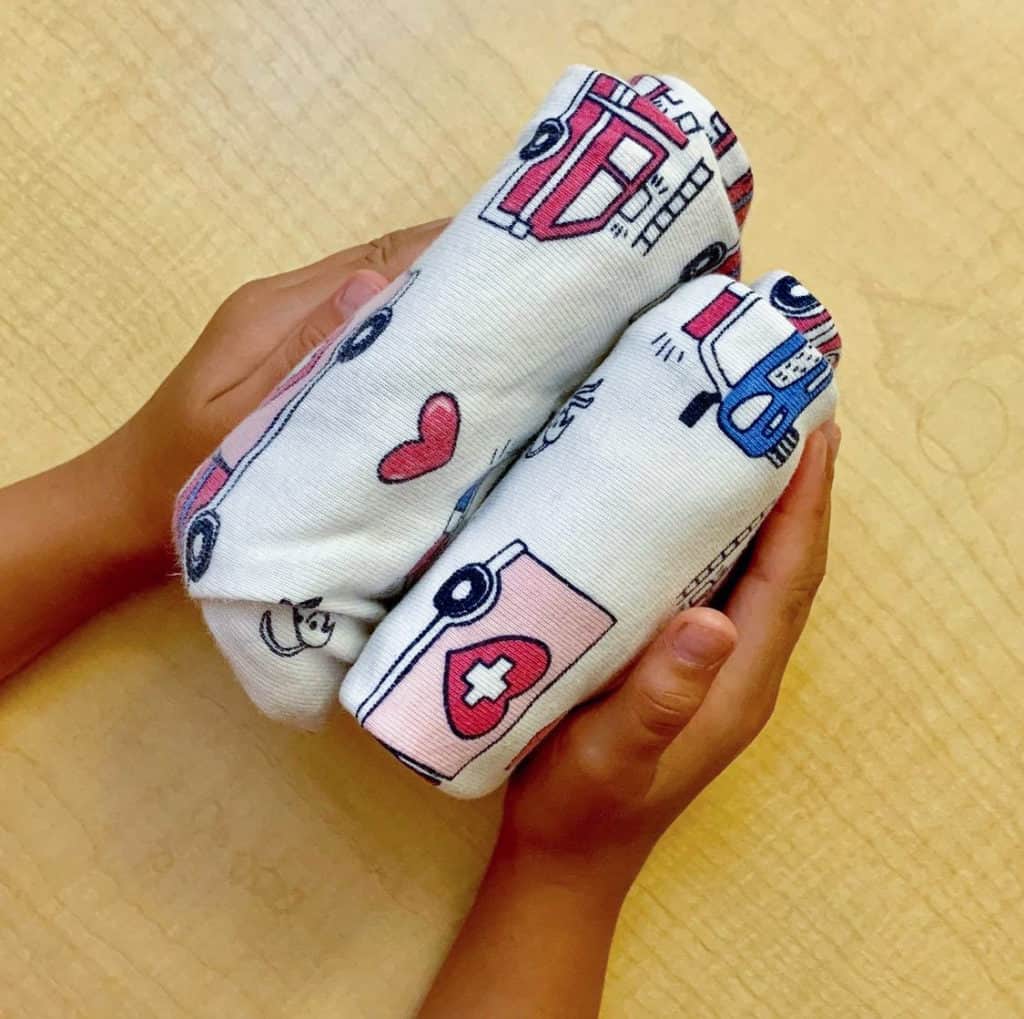 Folding kids clothes for an organized home